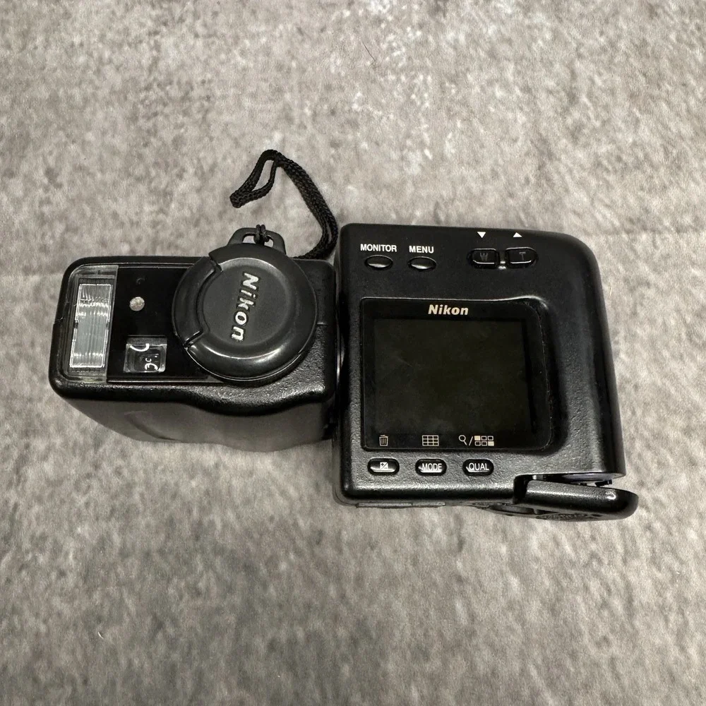 Nikon Coolpix 950 Digital Camera Working With Broken Battery Door Missing Pad